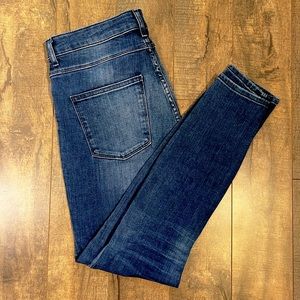 Zara Premium Skinny High Waisted jeans. Size 8. Medium blue denim.